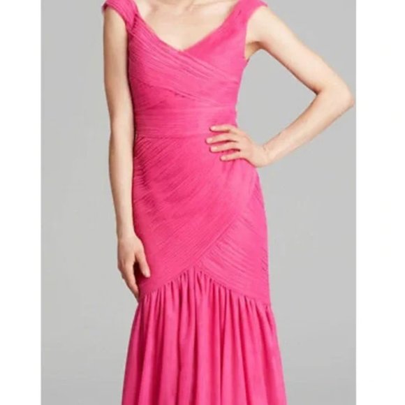 Monique Lhuillier Barbiecore Pink Tulle Double V Mermaid Formal Maxi Gown Size 6 - Picture 2 of 13